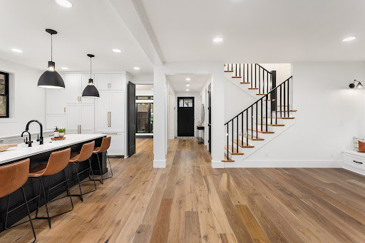 preventing-water-damage-to-your-floors | Hernandez Wholesale Flooring